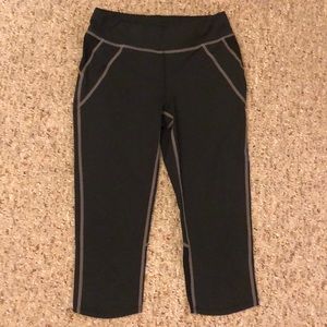 Oiselle Lesley knickers in black